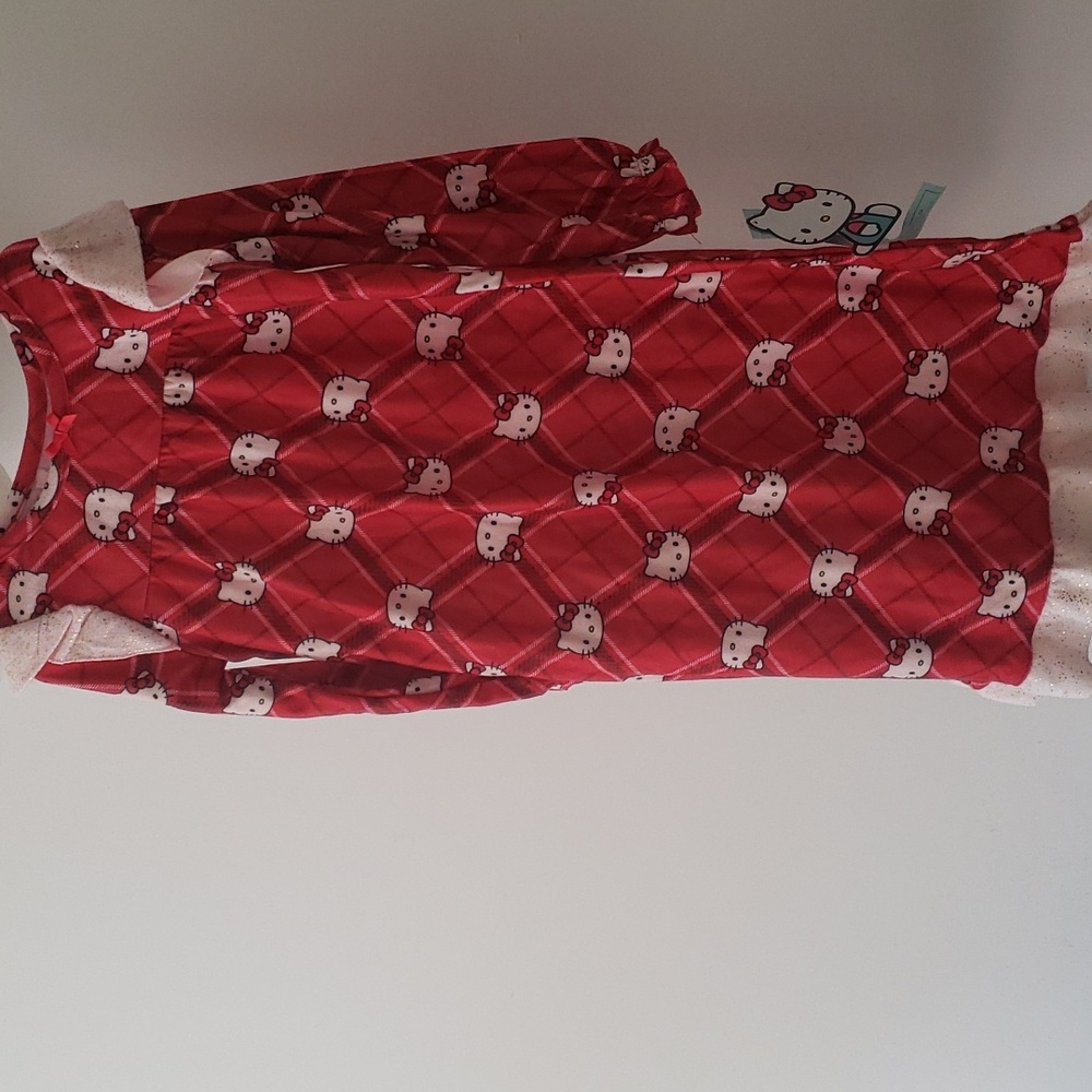 NWT Sanrio girls Hello Kitty Sleepgown